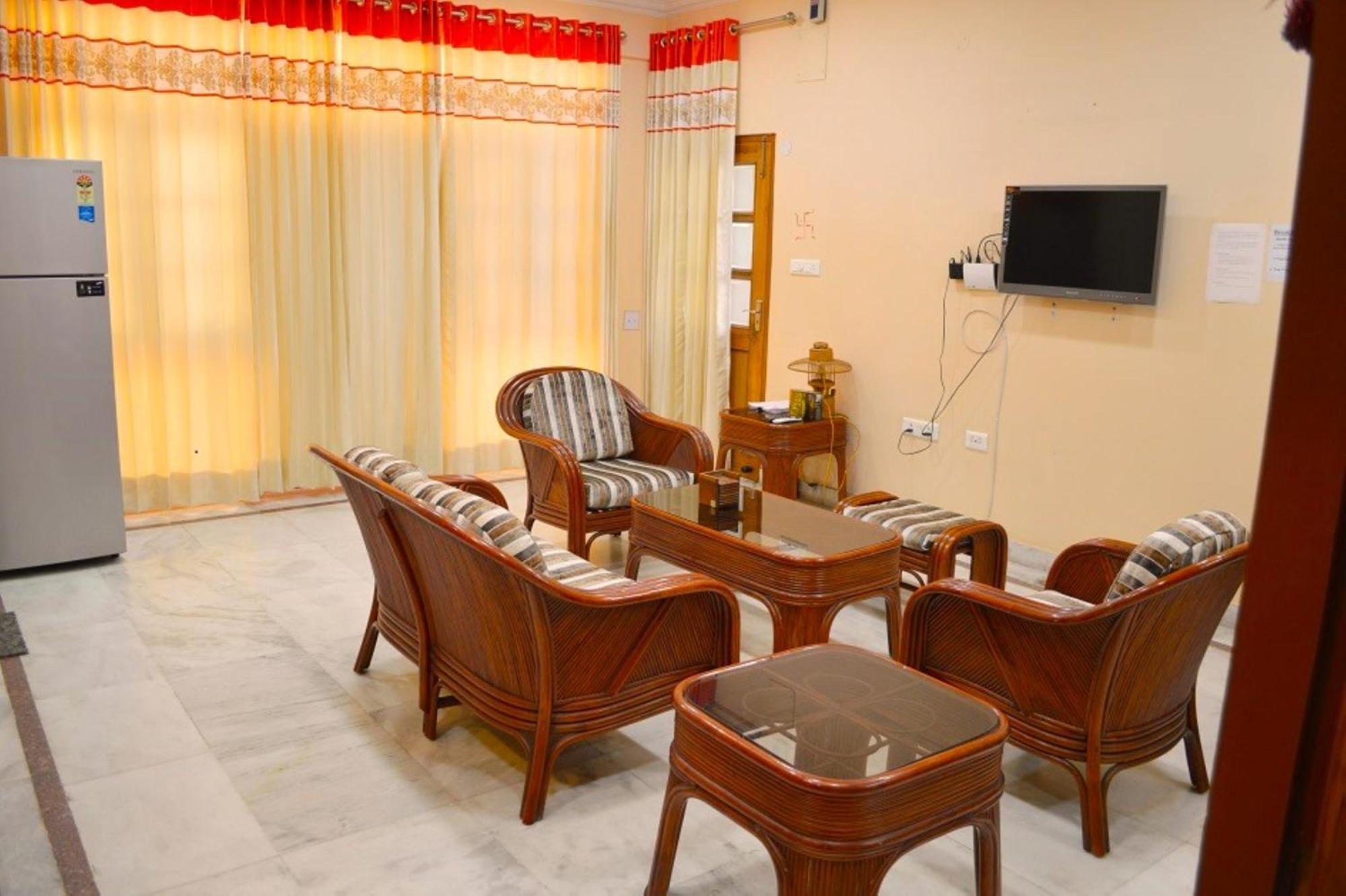 Fully Furnished Ish, Atithya Homestay With Various Amenities And Free Services In Lucknow, India Exterior photo